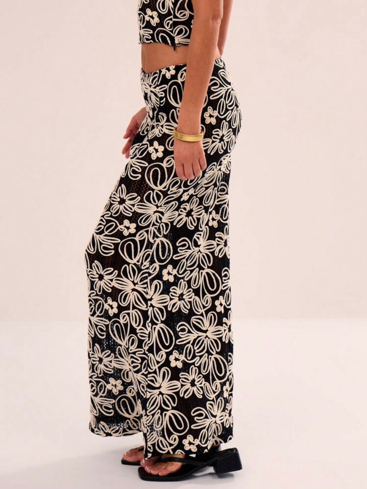 CM-BS466686 Women Trendy Bohemian Style Floral Over-All Print Satin Stretch Maxi Skirt - Black