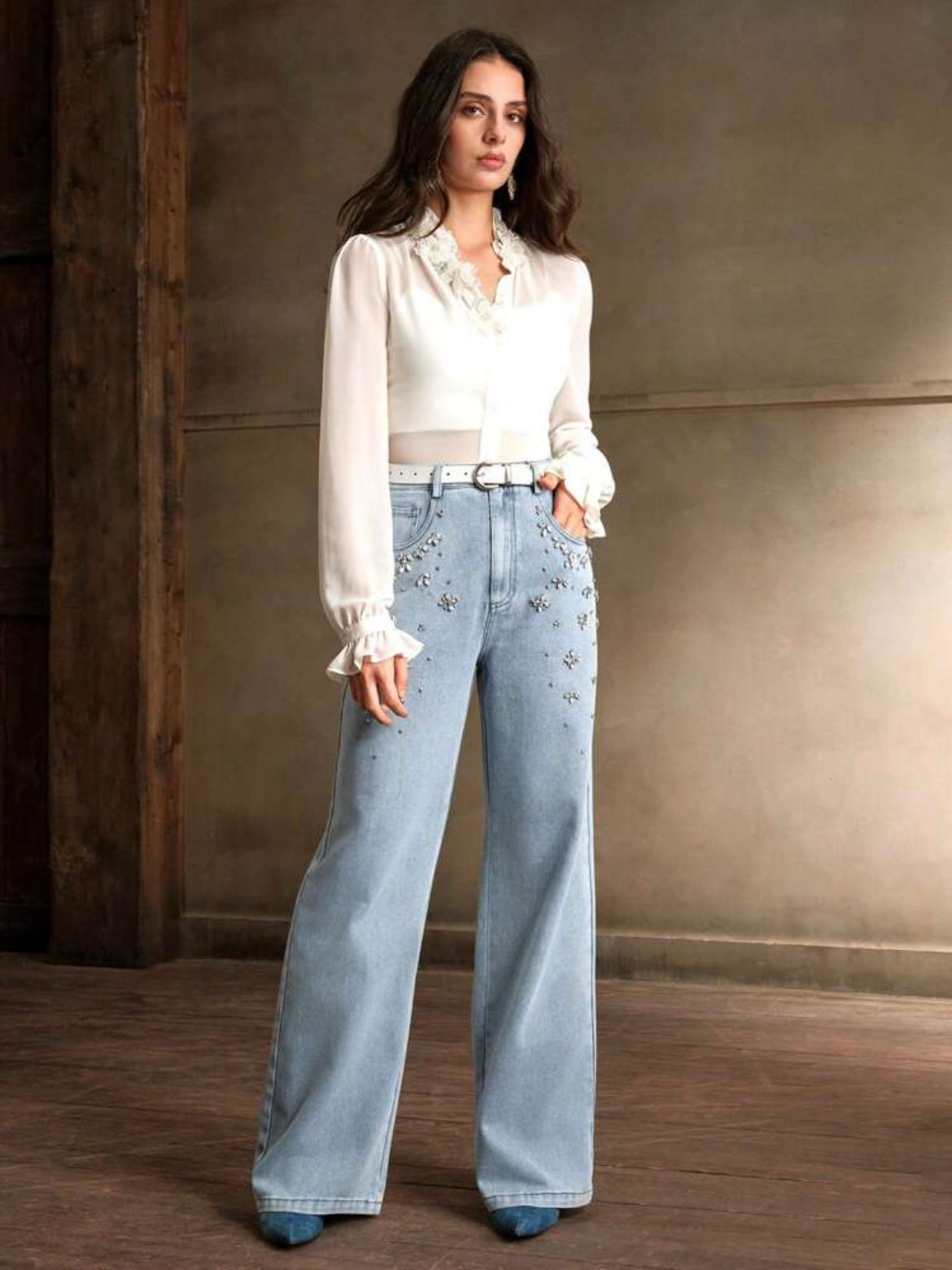 CM-BS106565 Women Elegant Seoul Style Light Wash Floral Diamond Decor Wide Leg Jeans