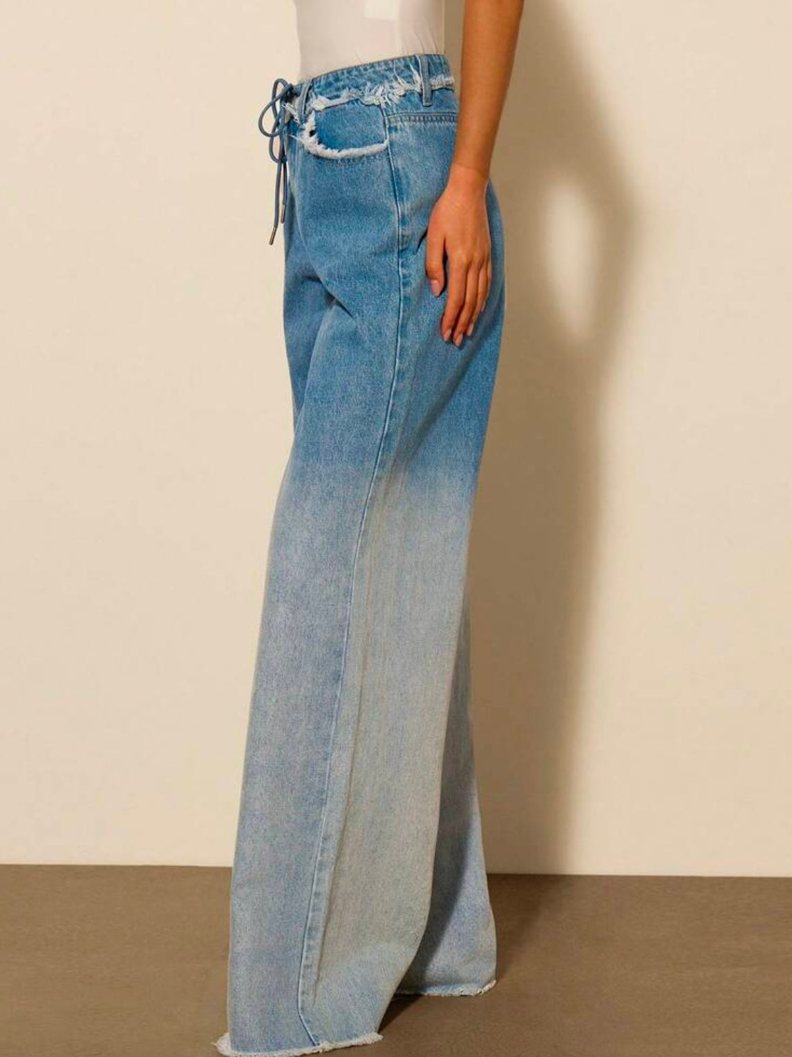 CM-BS410034 Women Casual Seoul Style Low Waist Front Button Pocket Frayed Hem Denim Jeans - Blue