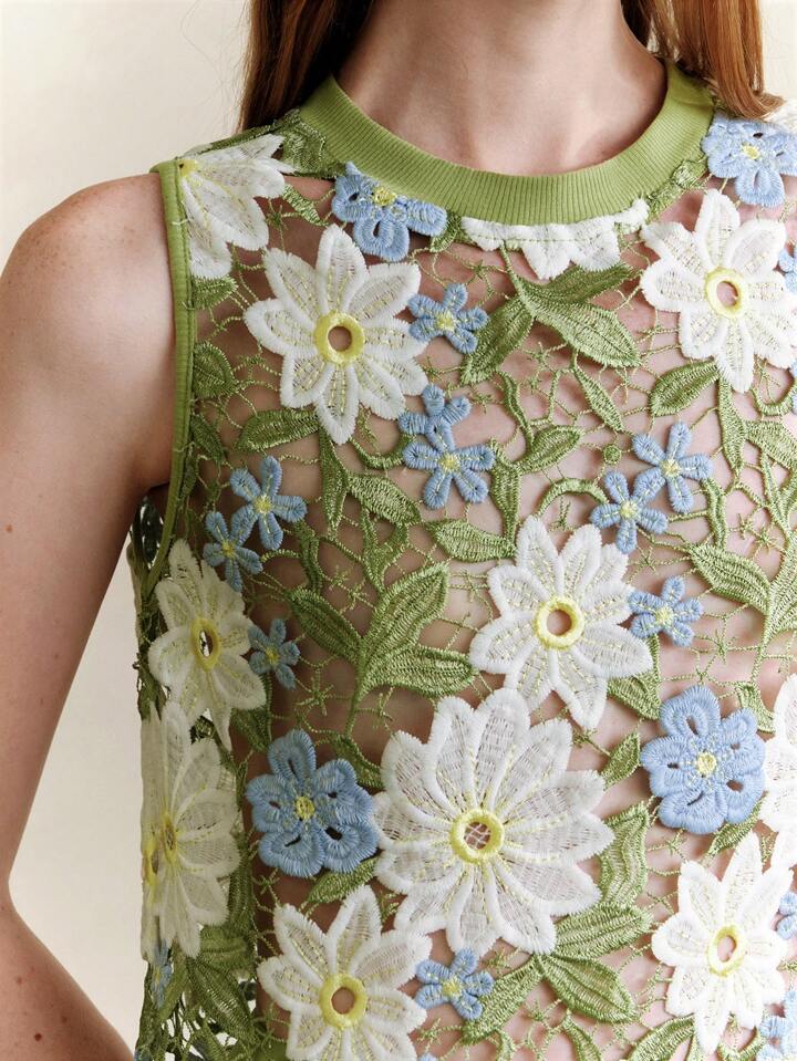 CM-TS010676 Women Casual Seoul Style Lace Embroidery Gradient Floral Asymmetrical Sleeveless Camisole Top