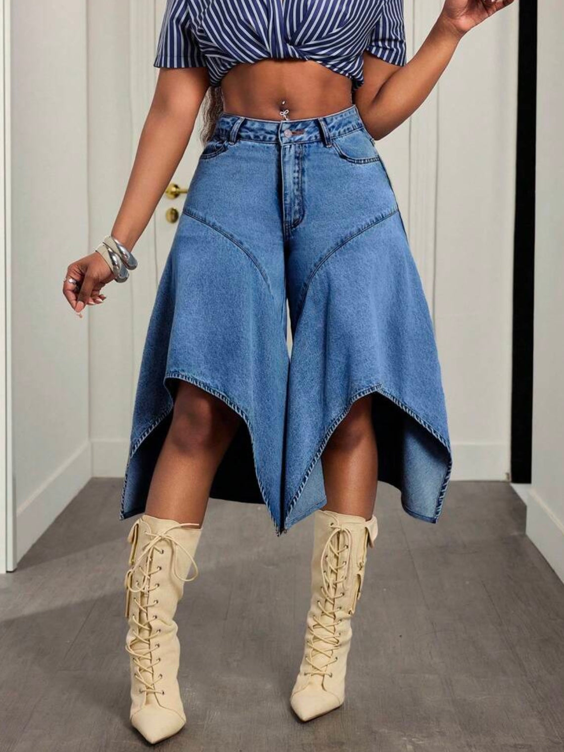 CM-BS341918 Women Casual Seoul Style Medium Wash Low Waist Wide Leg Cullote Shorts Jeans