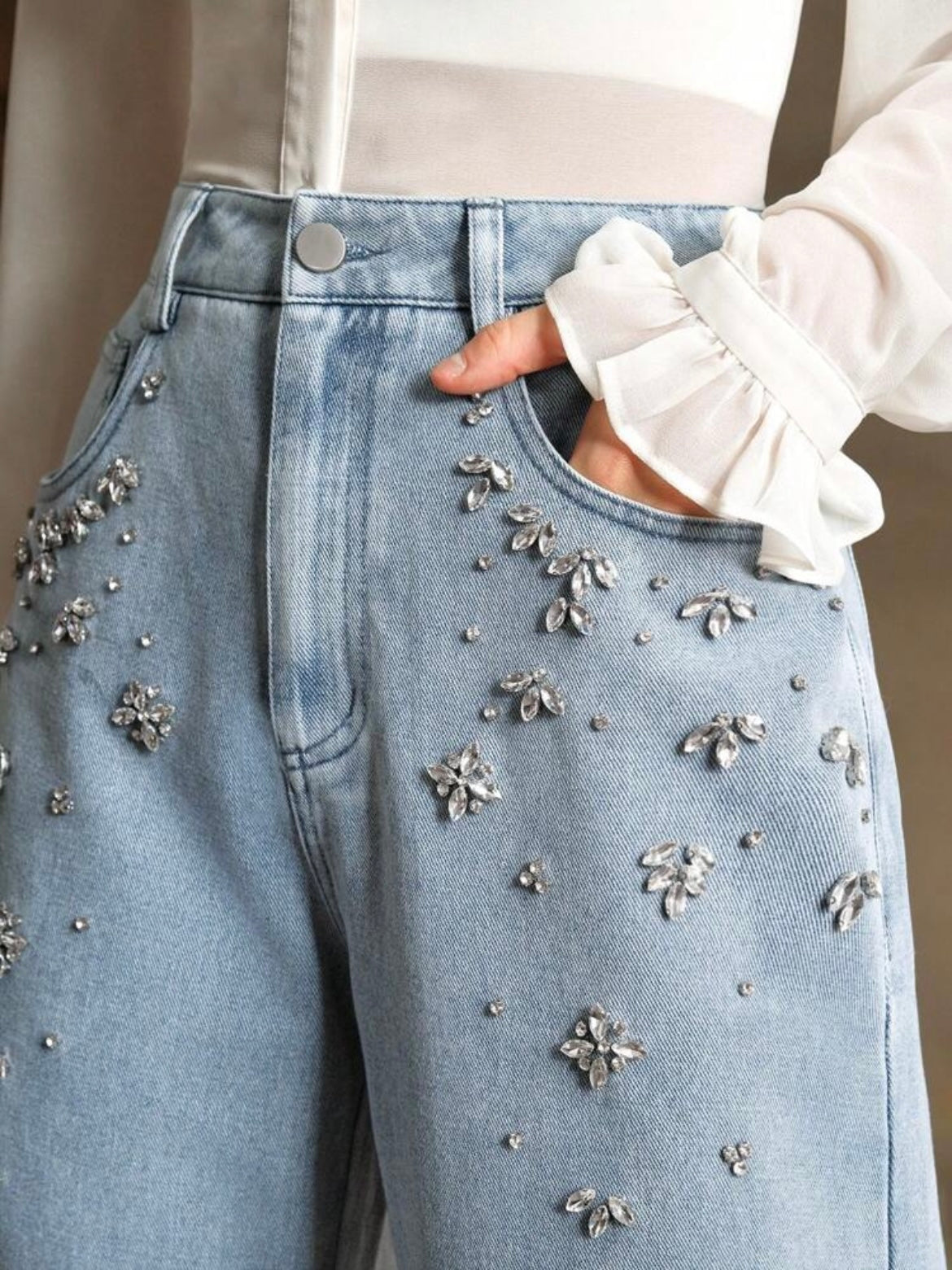 CM-BS106565 Women Elegant Seoul Style Light Wash Floral Diamond Decor Wide Leg Jeans