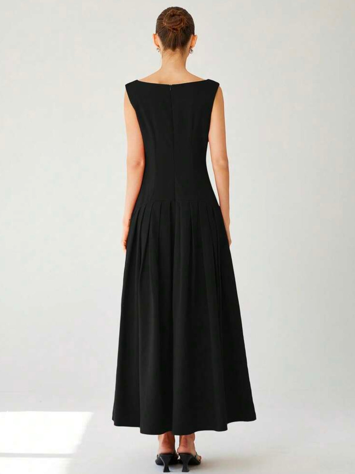 CM-DS136373 Women Elegant Seoul Style Boat Neck Sleeveless Ruched Low-Waist Ruffled Hem Maxi Dress - Black