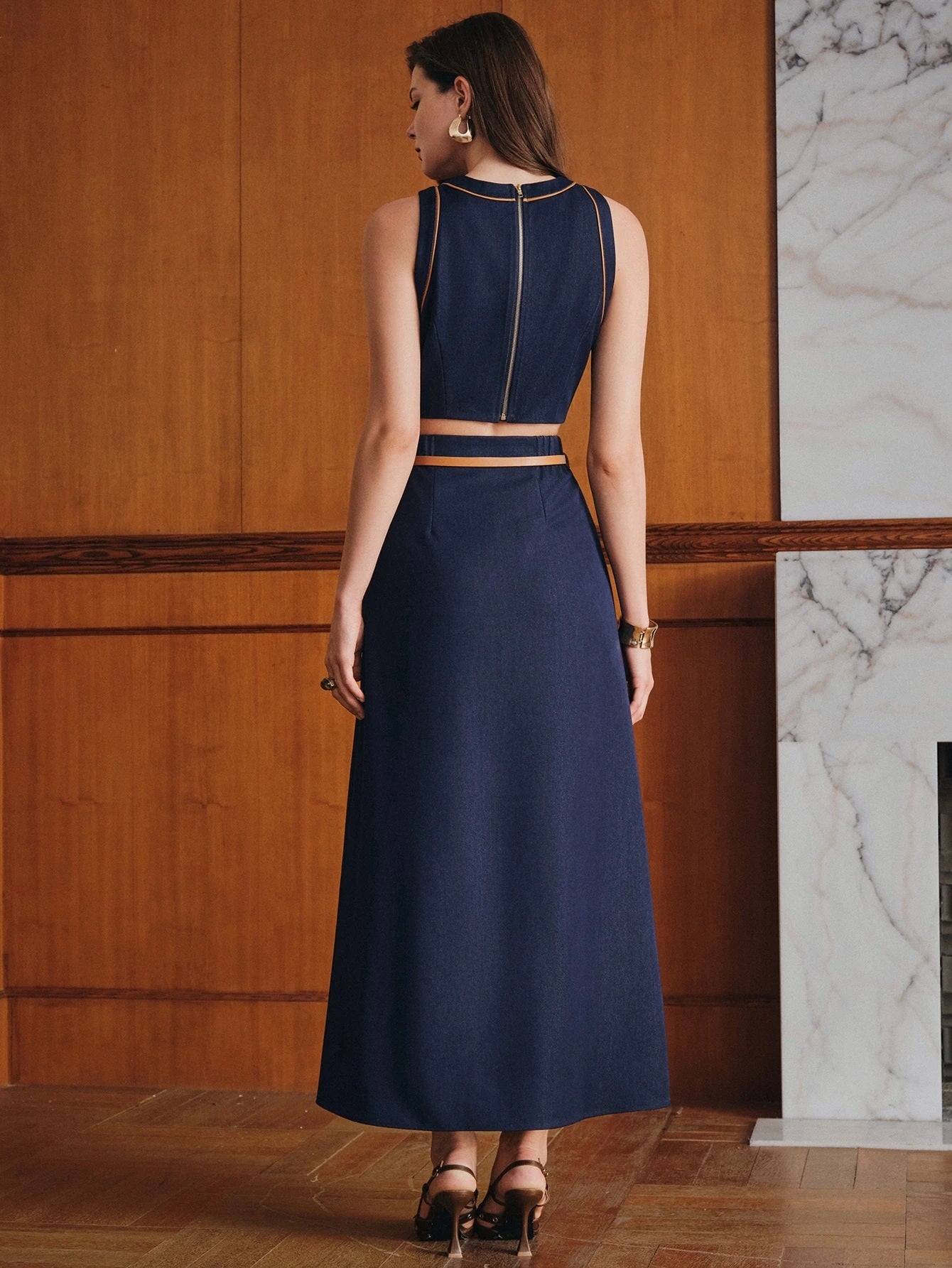 CM-SS055914 Women Elegant Seoul Style Round Neck Sleeveless Cropped Top With Contrast Color Leather Trim Waist-Cinching Skirt - Set