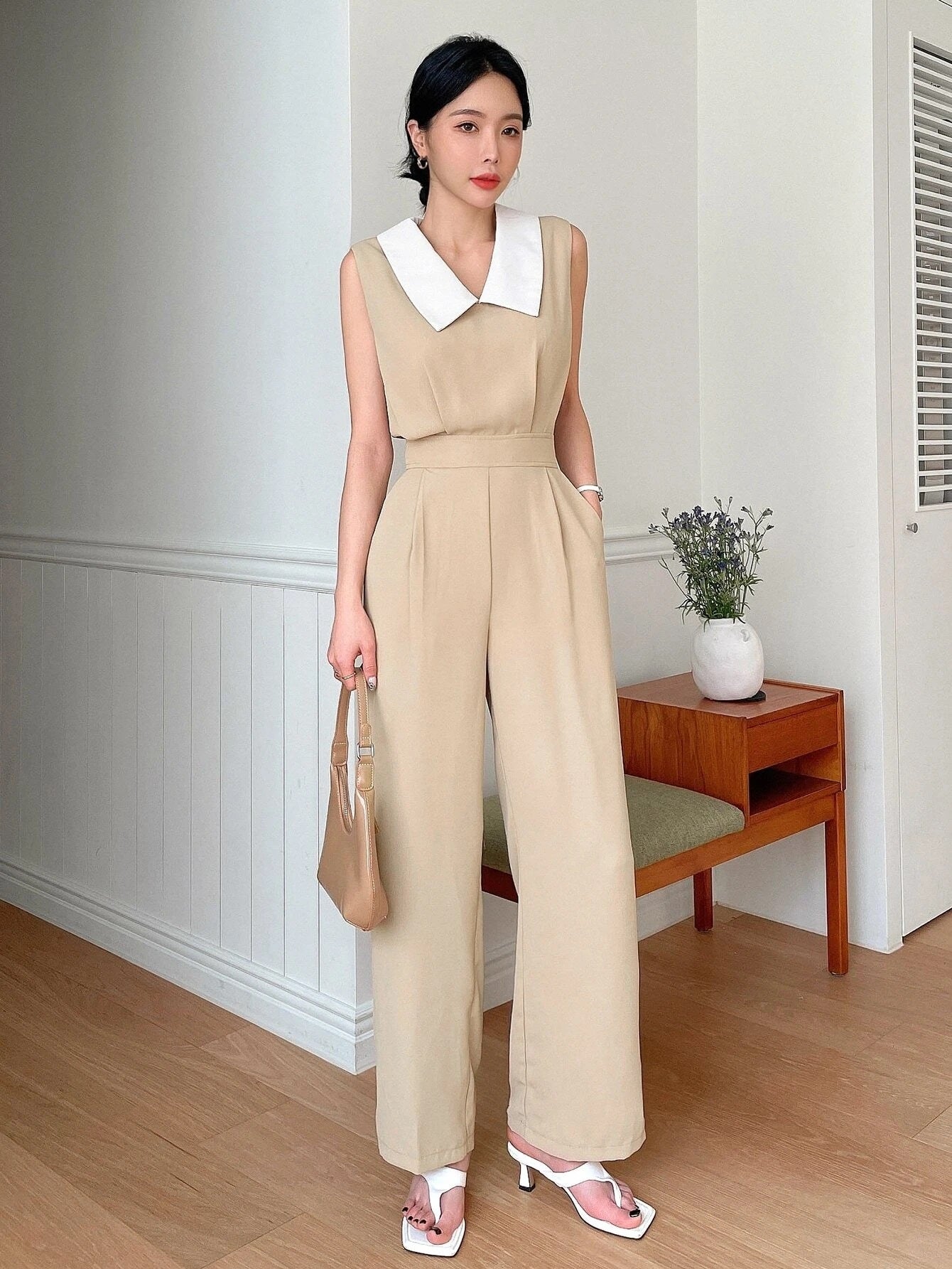 CM-JS050337 Women Casual Seoul Style Contrast Collar Sleeveless Wide Leg Jumpsuit