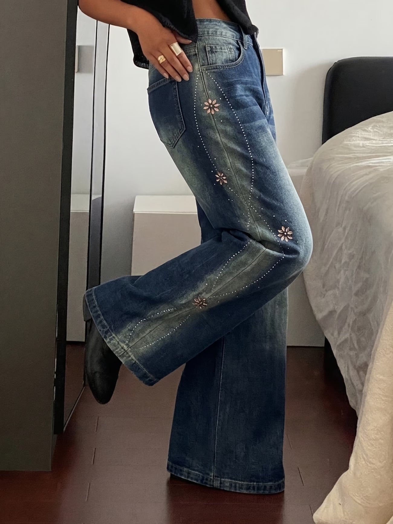 CM-BS095437 Women Casual Seoul Style Mid-Rise Light Wash Side Cuffed Crystal Embellishment Wide-Leg Jeans