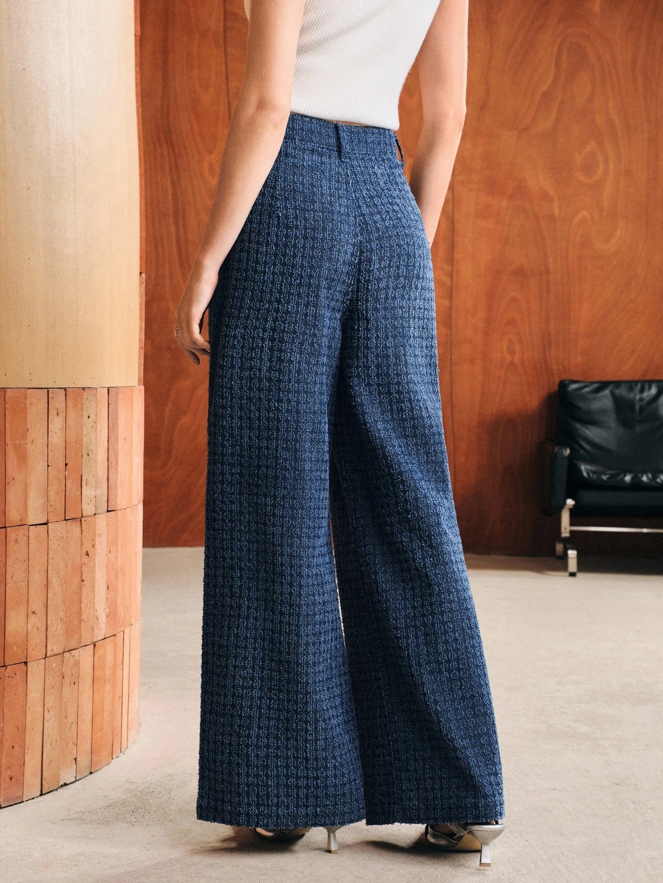 CM-BS945906 Women Elegant Seoul Style Mid Waist Pleated Wide Leg Loose Denim Jeans With Pockets - Navy Blue