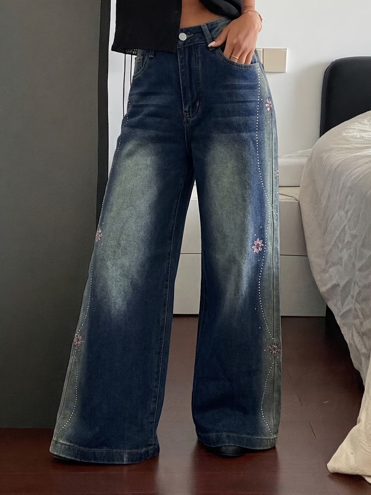 CM-BS095437 Women Casual Seoul Style Mid-Rise Light Wash Side Cuffed Crystal Embellishment Wide-Leg Jeans
