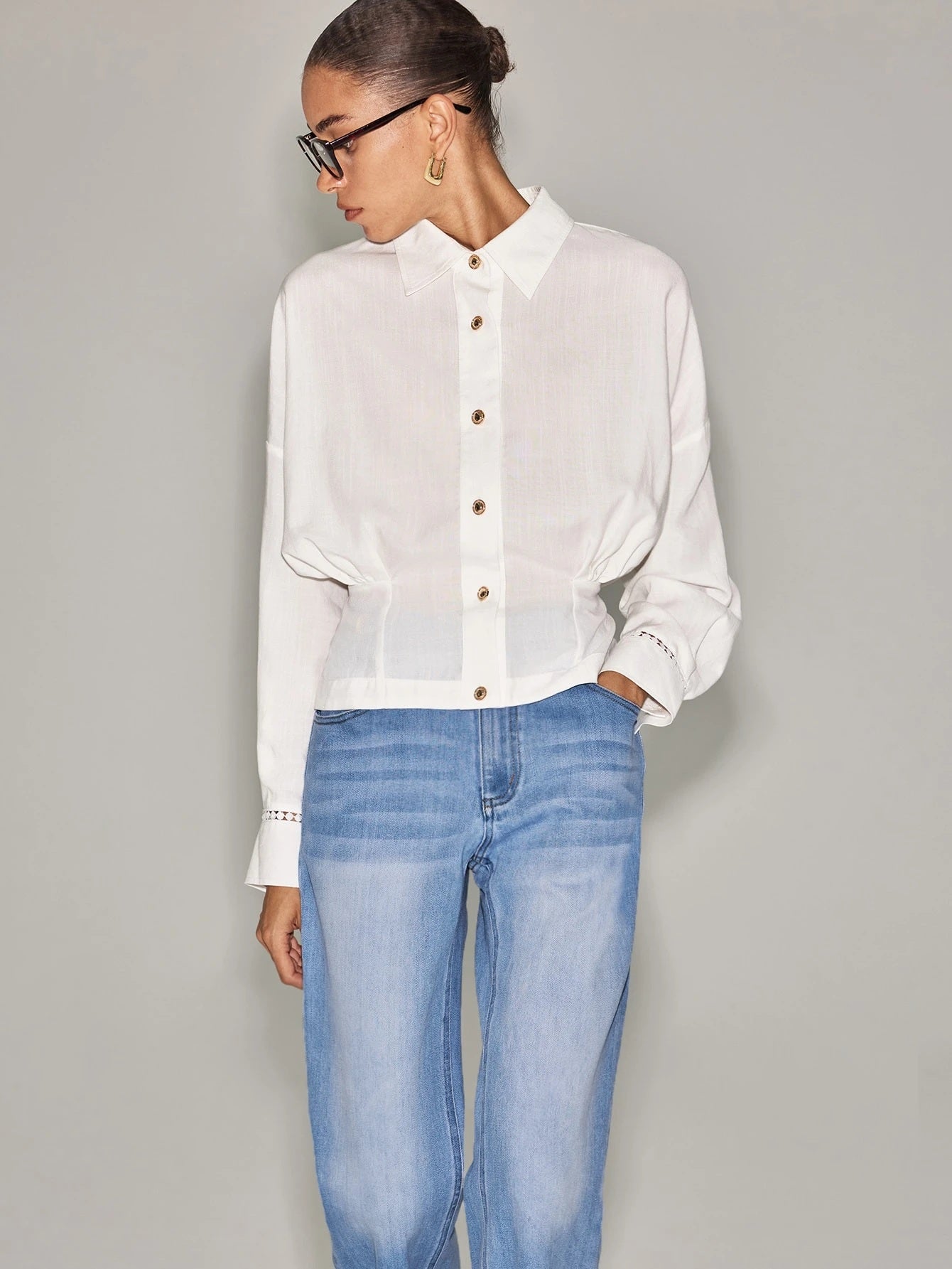 CM-TS973777 Women Elegant Seoul Style Collar Neckline Long Sleeve Patchwork Lace Trim Waist-Cinching Blouse - White