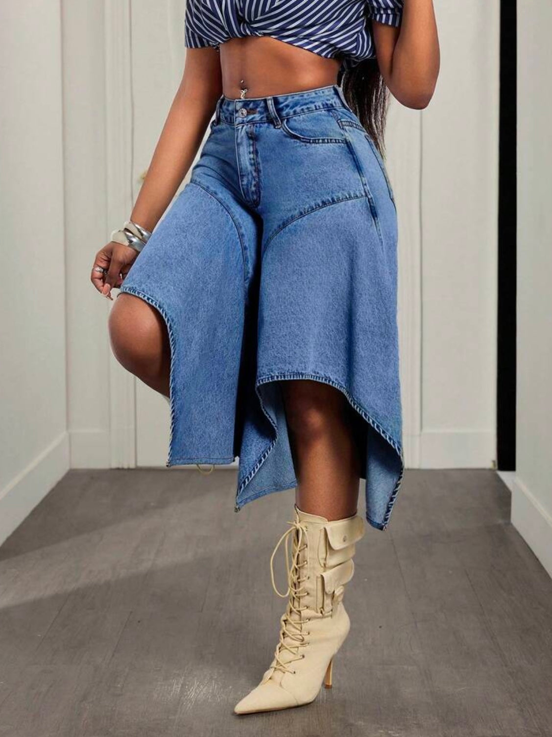 CM-BS341918 Women Casual Seoul Style Medium Wash Low Waist Wide Leg Cullote Shorts Jeans