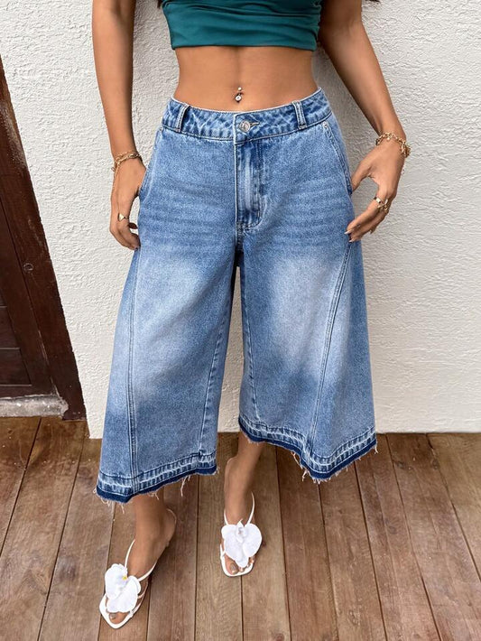 CM-BS968420 Women Casual Seoul Style Light Wash Pocketed Button Fly Wide Leg 7/8 Length Jeans
