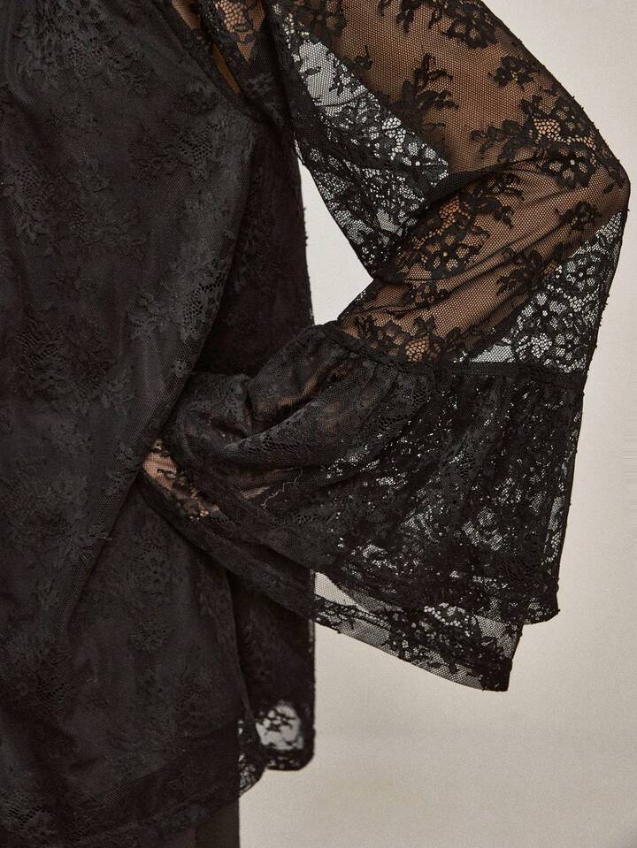 CM-TS633590 Women Elegant Seoul Style Stand Collar Lace Raglan Flare Sleeve Loose Blouse - Black