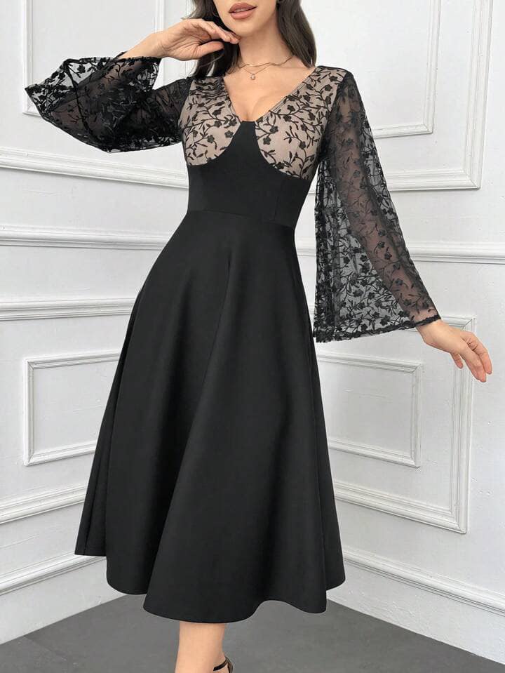 CM-DS445540 Women Elegant Seoul Style Lace Patchwork Round Neck Long Sleeve Slim Fit Dress