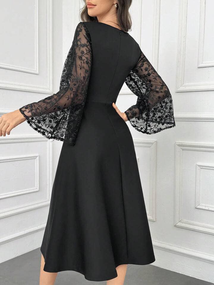 CM-DS445540 Women Elegant Seoul Style Lace Patchwork Round Neck Long Sleeve Slim Fit Dress