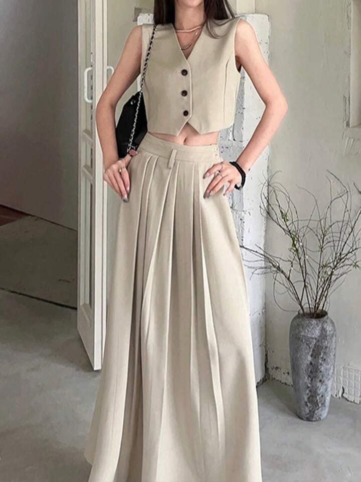 CM-SS803949 Women Elegant Seoul Style V-Neck Button Sleeveless Top With Pleated Skirt Suit - Apricot