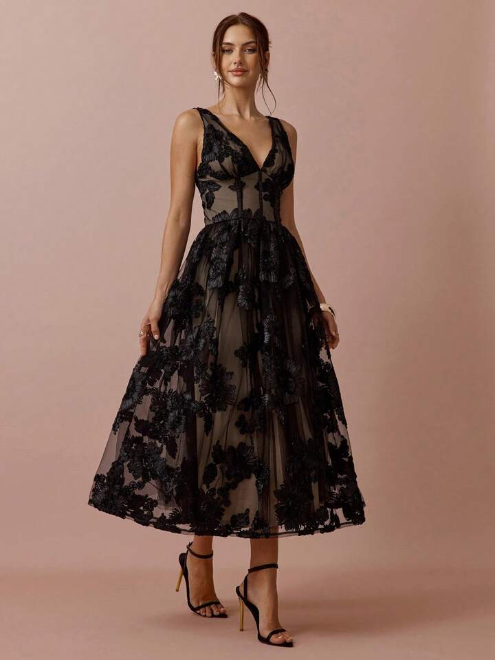 CM-DS959969 Women Elegant Seoul Style Exquisite Floral Embroidered Applique Mesh V-Neck Sleeveless Long Dress