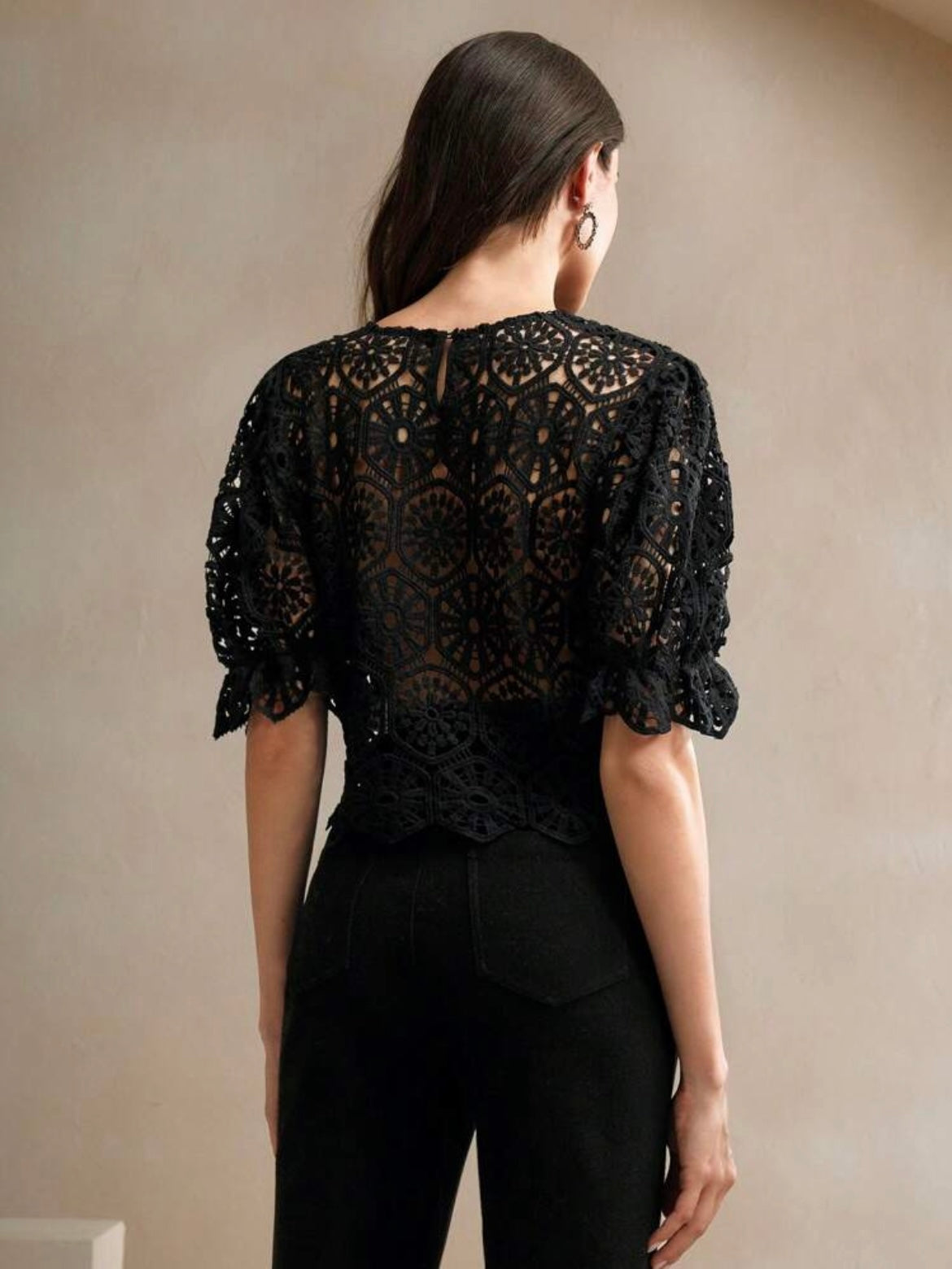 CM-TS046972 Women Elegant Seoul Style Lace Gathered Waist Lantern Sleeve Top - Black