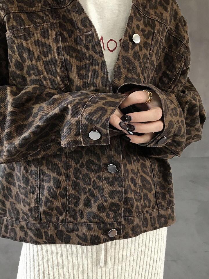 CM-CS467579 Women Casual Seoul Style Collar Neckline Long Sleeve Leopard Print Loose Denim Jacket