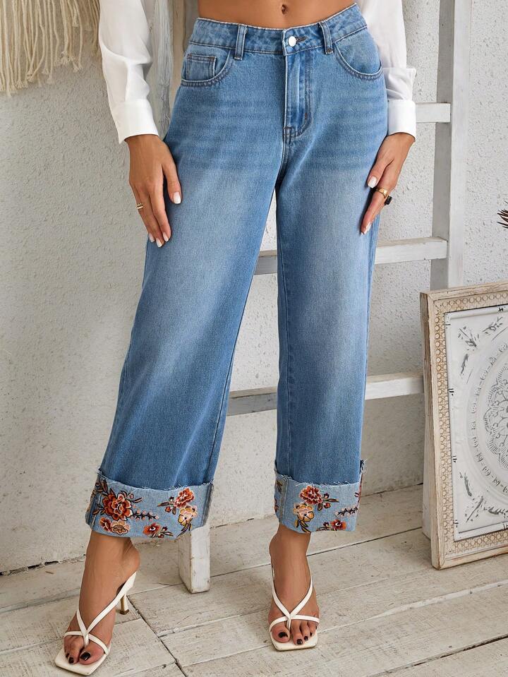 CM-BS823330 Women Casual Seoul Style Light Wash Embroidered Hems Denim Capri Pants