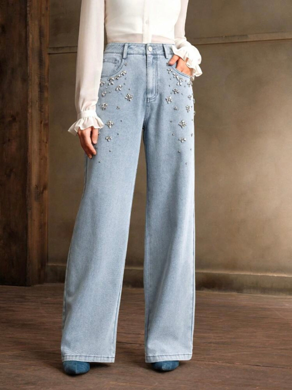 CM-BS106565 Women Elegant Seoul Style Light Wash Floral Diamond Decor Wide Leg Jeans