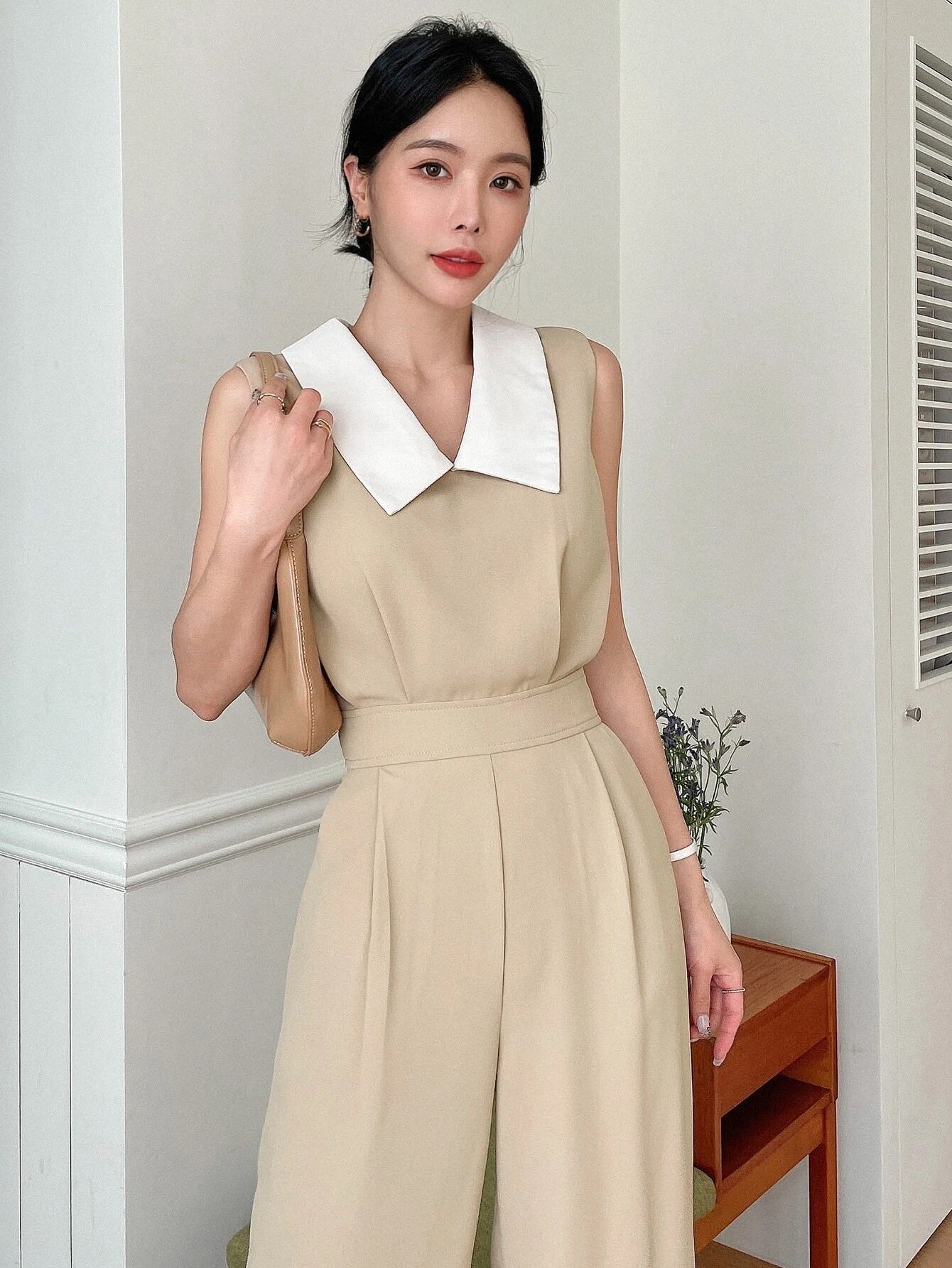CM-JS050337 Women Casual Seoul Style Contrast Collar Sleeveless Wide Leg Jumpsuit