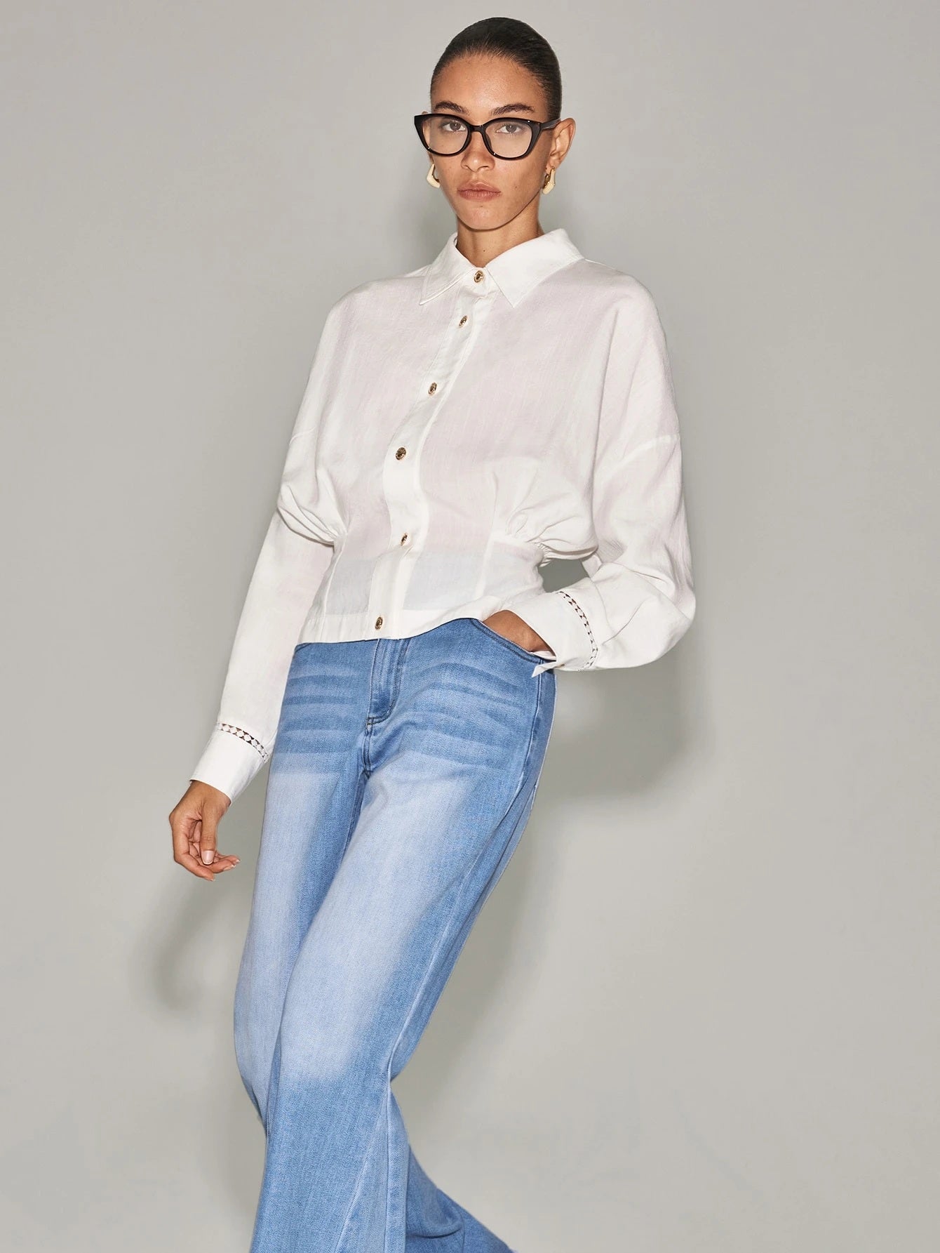 CM-TS973777 Women Elegant Seoul Style Collar Neckline Long Sleeve Patchwork Lace Trim Waist-Cinching Blouse - White
