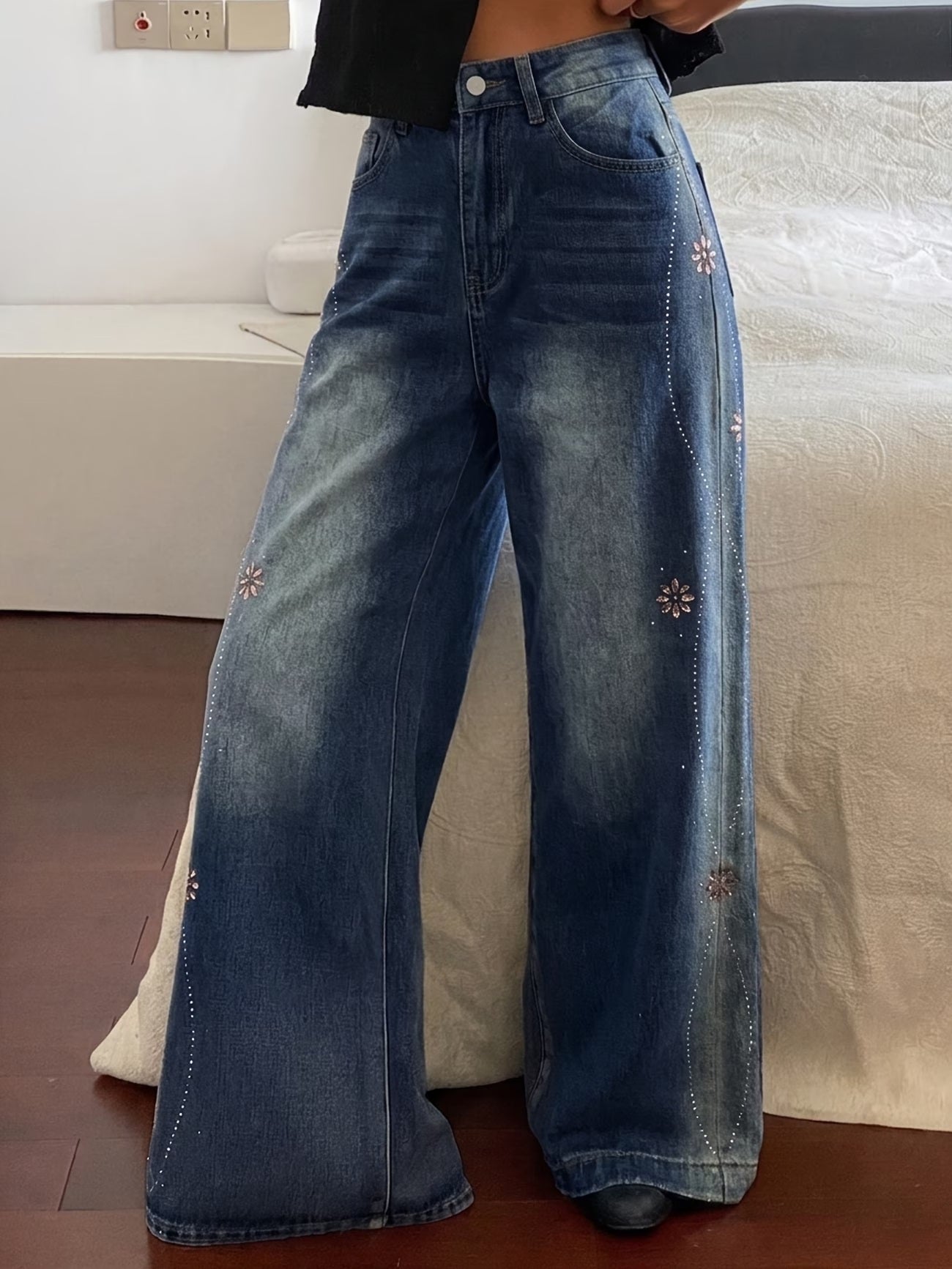 CM-BS095437 Women Casual Seoul Style Mid-Rise Light Wash Side Cuffed Crystal Embellishment Wide-Leg Jeans