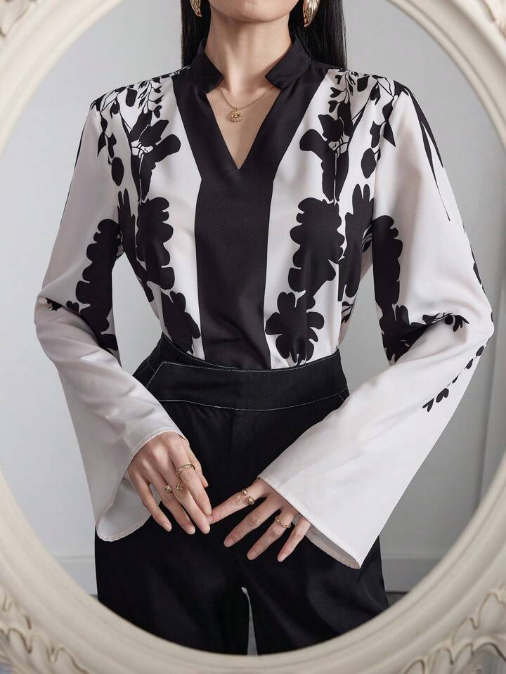 CM-TS697845 Women Trendy Bohemian Style Floral Print Long Sleeve Notched V-Neck Blouse