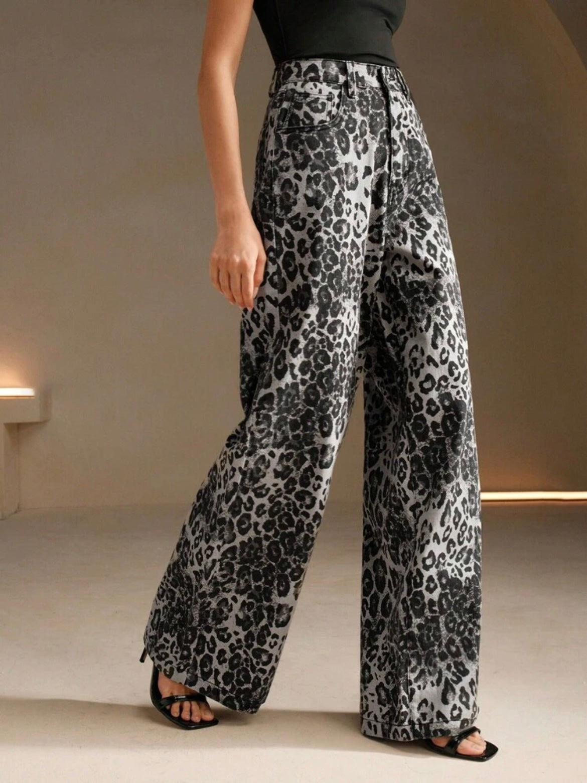 CM-BS785691 Women Casual Seoul Style Leopard Print High Waist Wide Leg Women Jeans