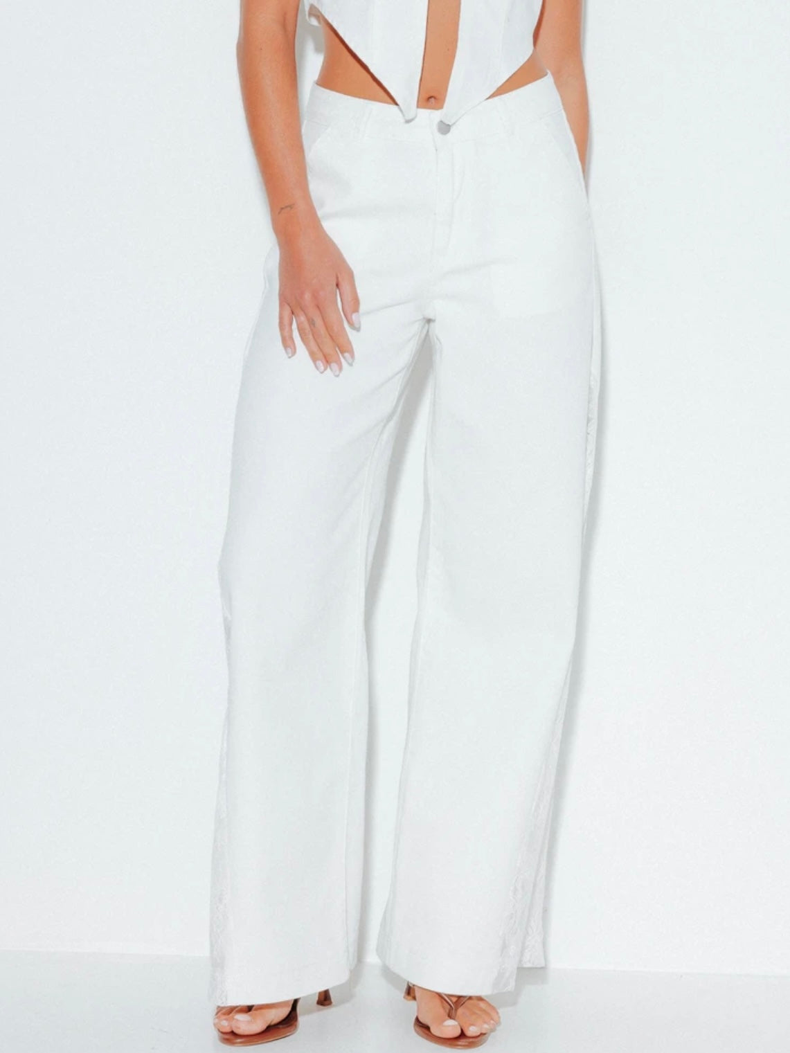 CM-BS632593 Women Casual Seoul Style Solid Color Mid Waist Straight Leg Jeans - White