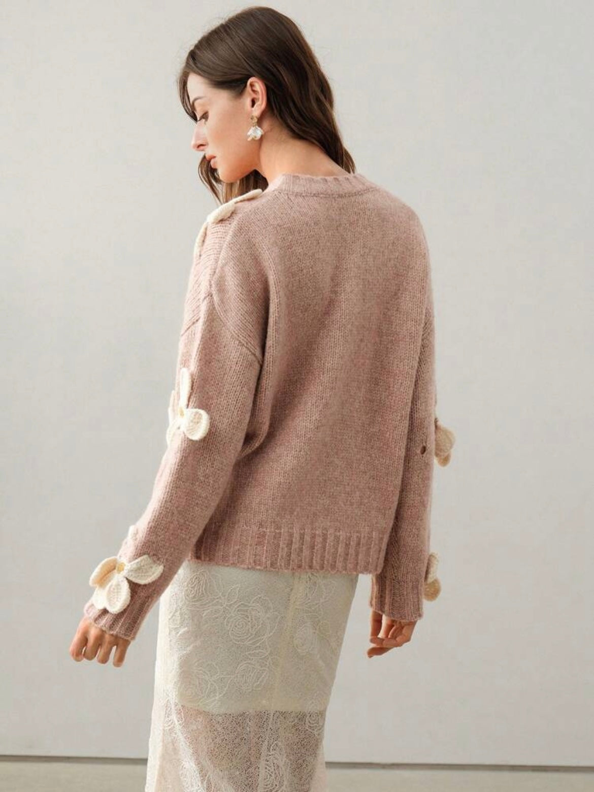 CM-CS023355 Women Casual Seoul Style Round Neck Crochet 3D Floral Long Sleeve Knitted Sweater
