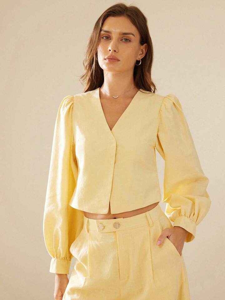 CM-SS911845 Women Elegant Seoul Style V-Neck Puff Sleeve Crop Top With Pleated Straight-Leg Button-Decor Pants - Set