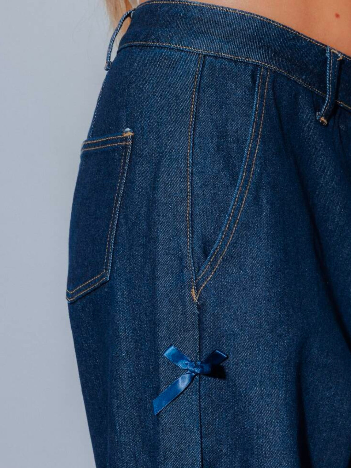 CM-BS004386 Women Casual Seoul Style Dark Wash Mid Waist Bow Detail Wide Leg Jeans