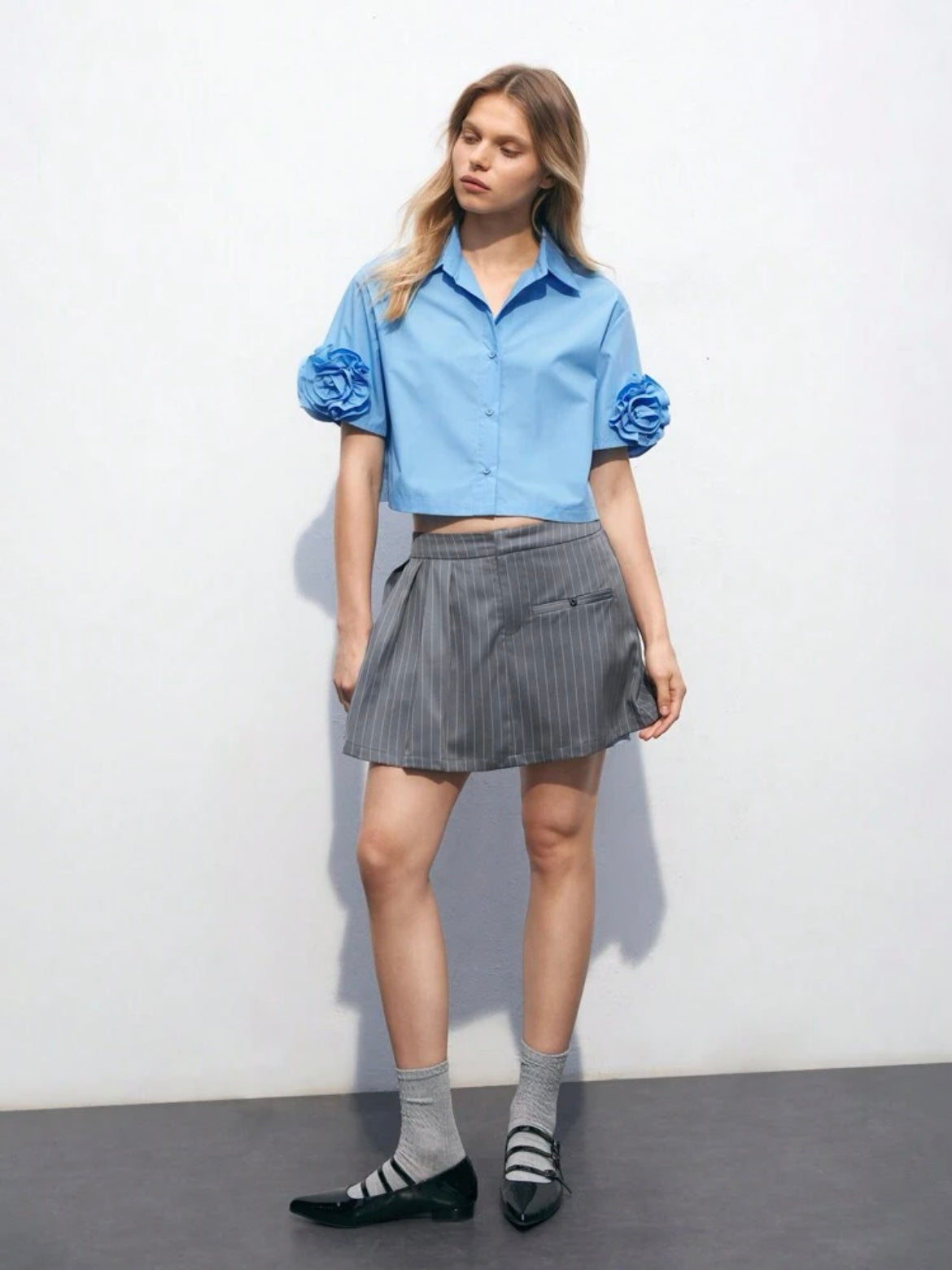 CM-TS467431 Women Casual Seoul Style Collar Neckline Floral Decor Short Sleeve Shirt - Baby Blue