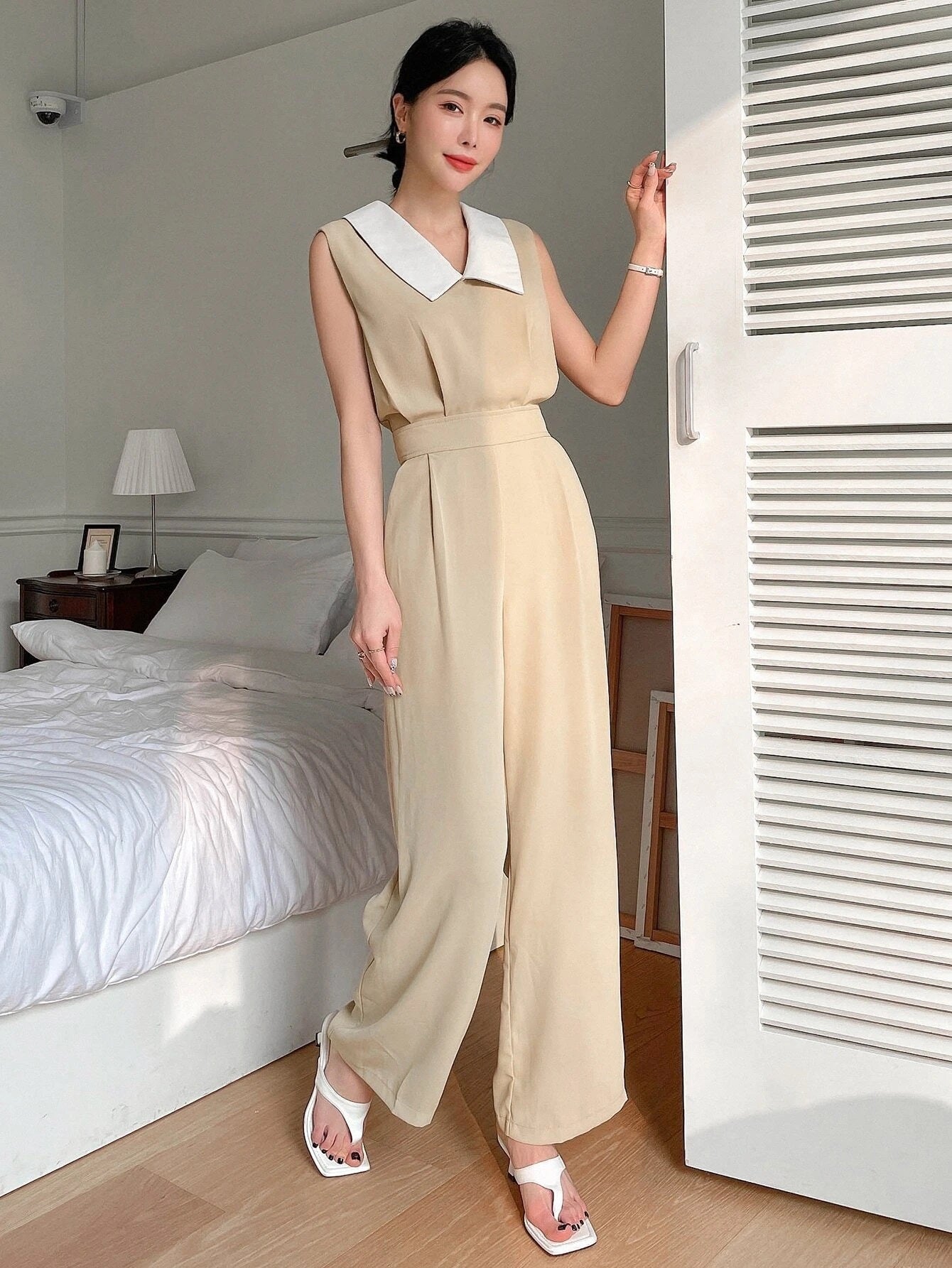 CM-JS050337 Women Casual Seoul Style Contrast Collar Sleeveless Wide Leg Jumpsuit