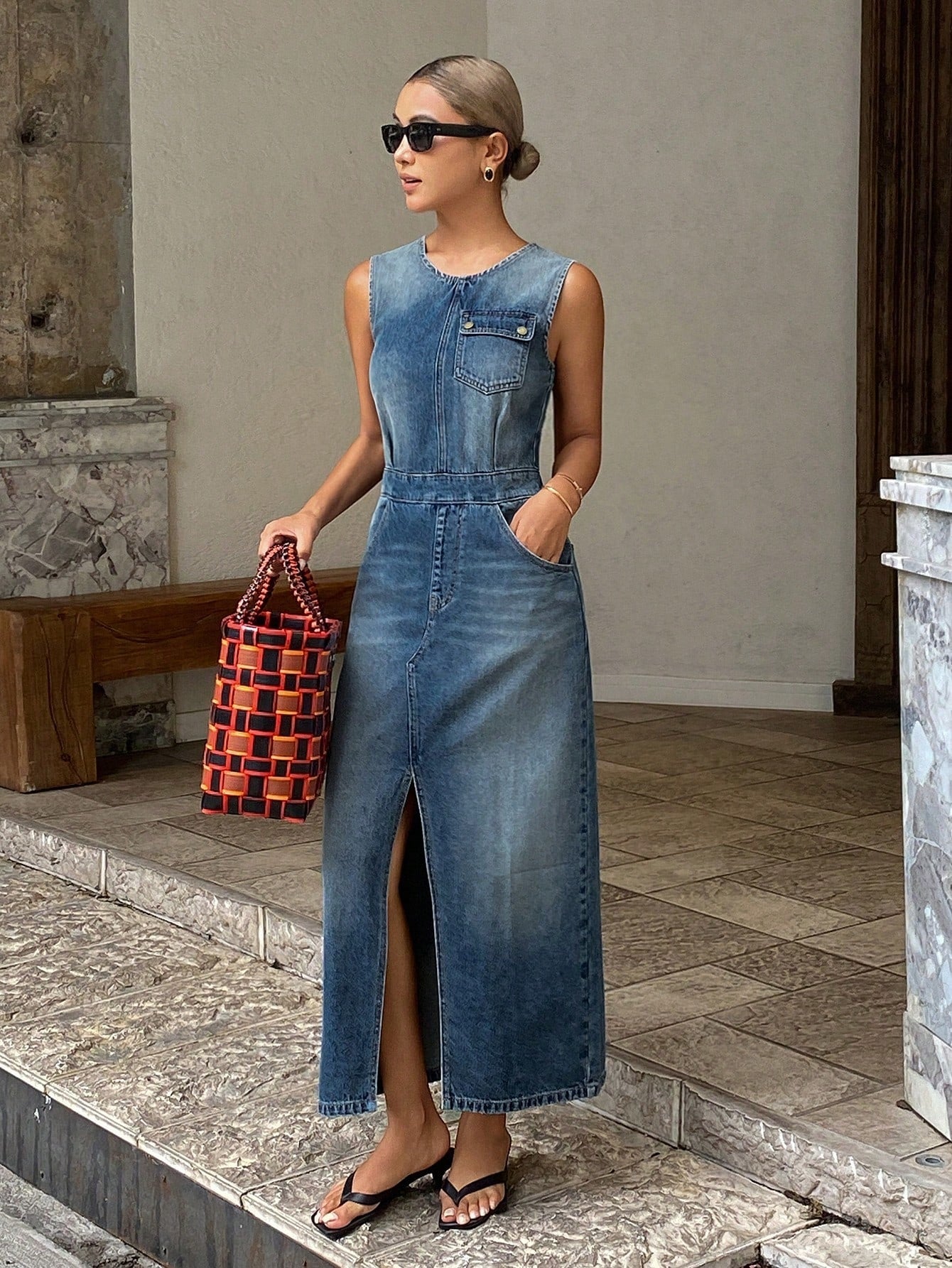 CM-DS689007 Women Casual Seoul Style Medium Wash Round Neck Sleeveless Waist-Cinching Denim Dress