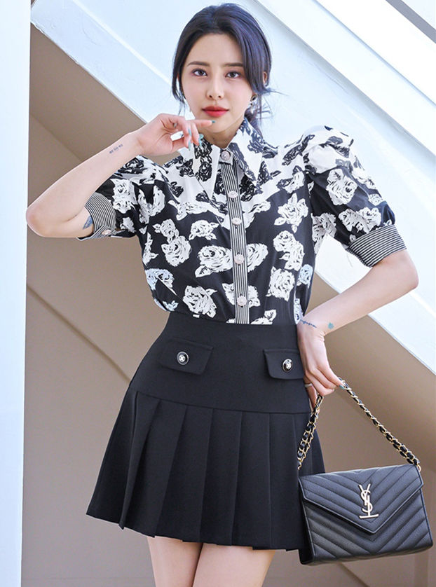 CM-SF051907 Women Elegant Seoul Style Floral Puff Sleeve Blouse With Pleated Skirt - Set