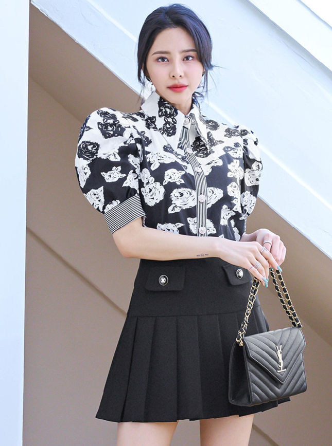 CM-SF051907 Women Elegant Seoul Style Floral Puff Sleeve Blouse With Pleated Skirt - Set