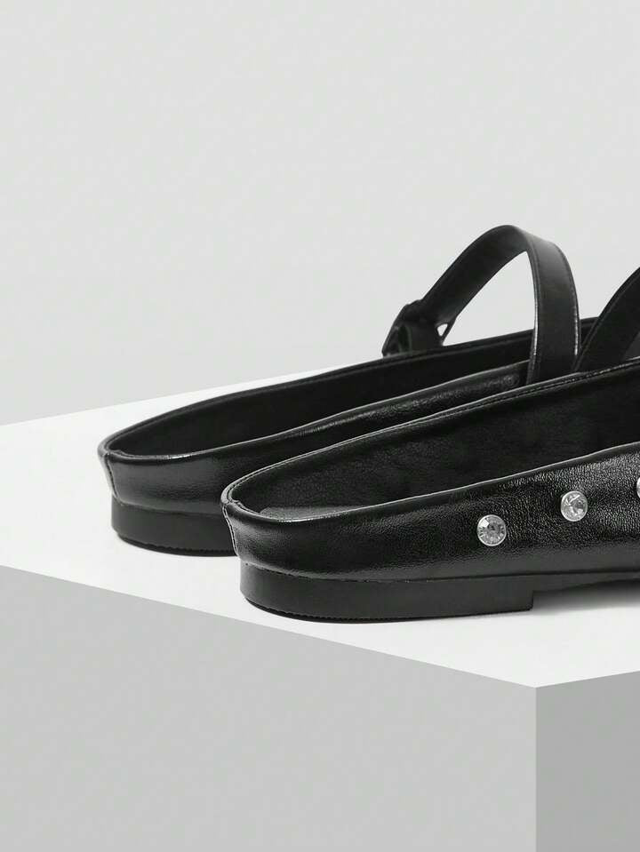 CM-SHS245724 Women Trendy Seoul Style Rhinestone Decor Buckle Flats - Black