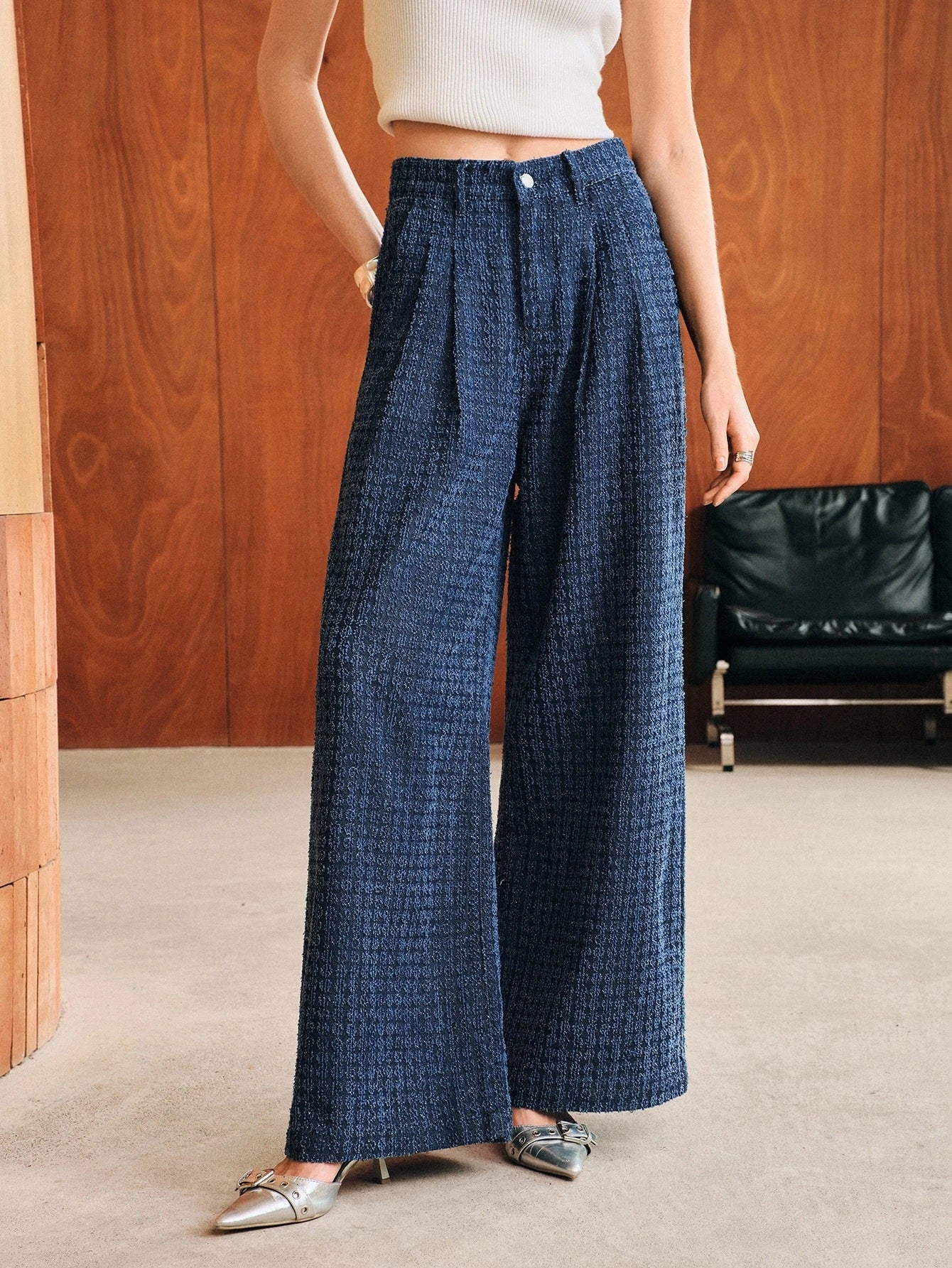 CM-BS945906 Women Elegant Seoul Style Mid Waist Pleated Wide Leg Loose Denim Jeans With Pockets - Navy Blue