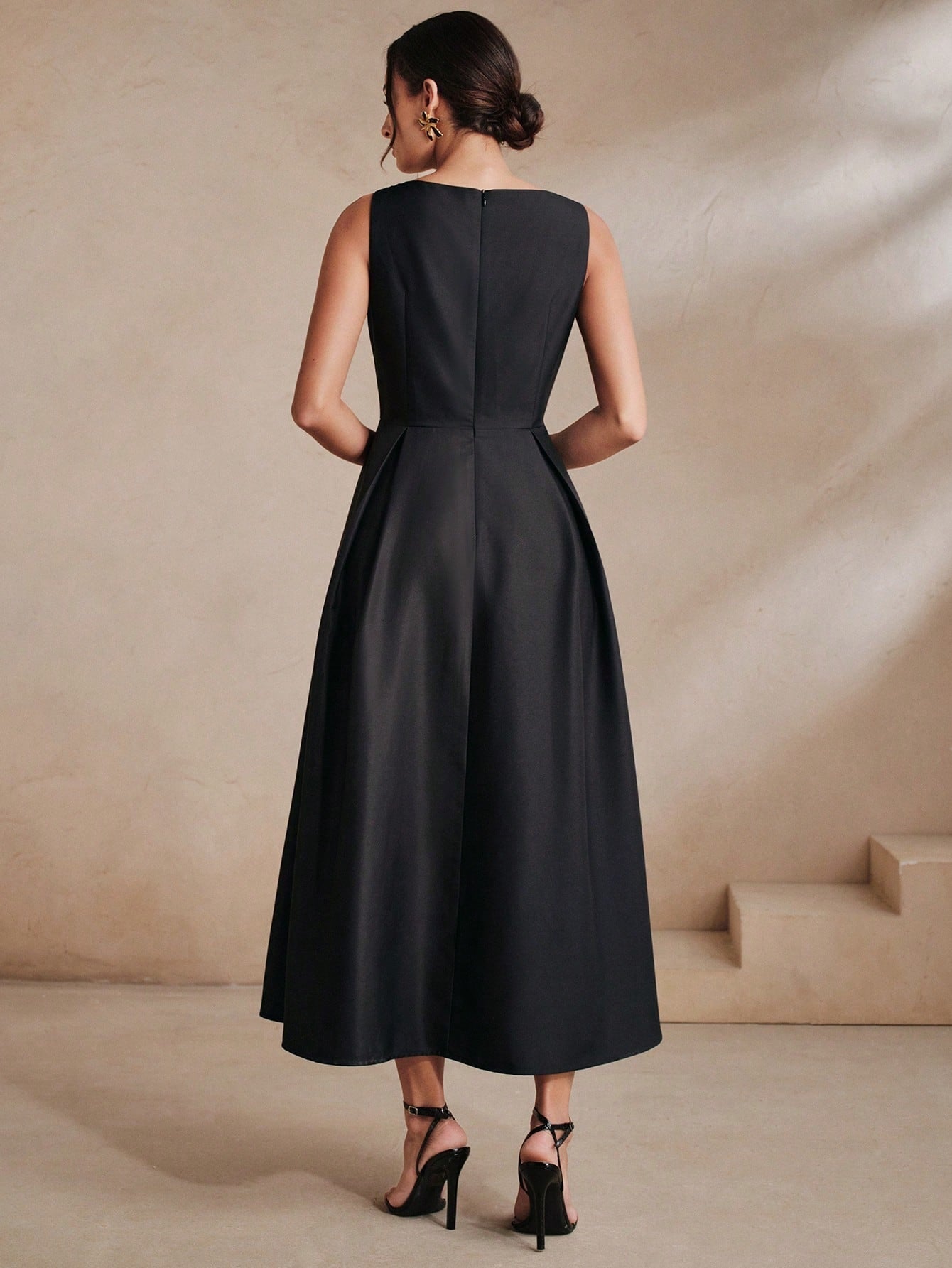 CM-DS039293 Women Elegant Seoul Style Round Neck Sleeveless Beaded Printed Mid-Length Dress - Black