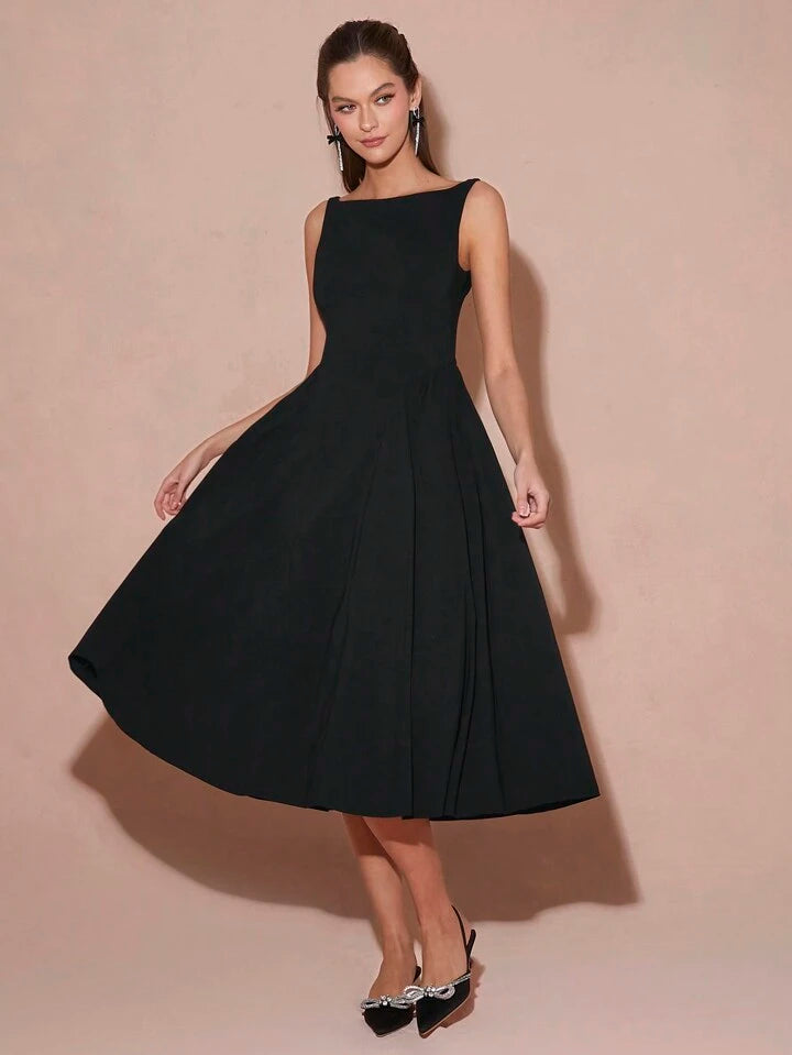 CM-DS132233 Women Elegant Seoul Style Solid Color Round Neck Pleated Long Sleeveless Dress - Black