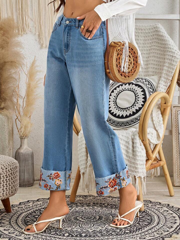 CM-BS823330 Women Casual Seoul Style Light Wash Embroidered Hems Denim Capri Pants