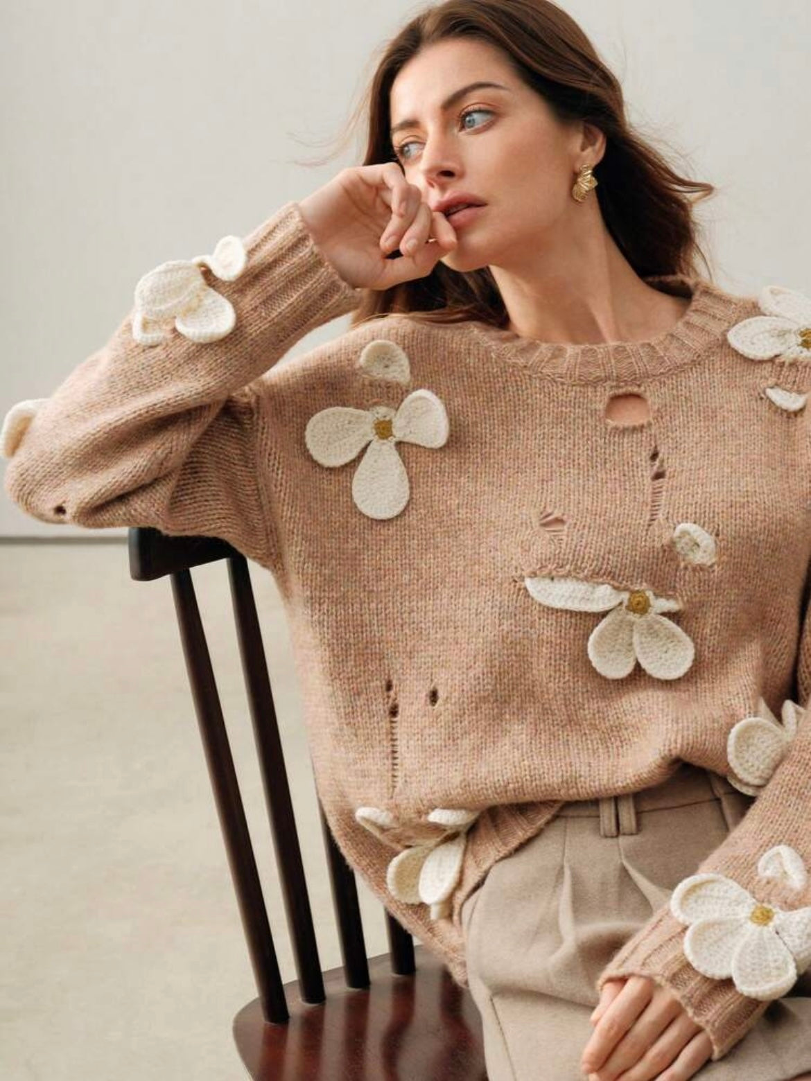 CM-CS472607 Women Casual Seoul Style Round Neck Crochet 3D Floral Long Sleeve Knitted Sweater
