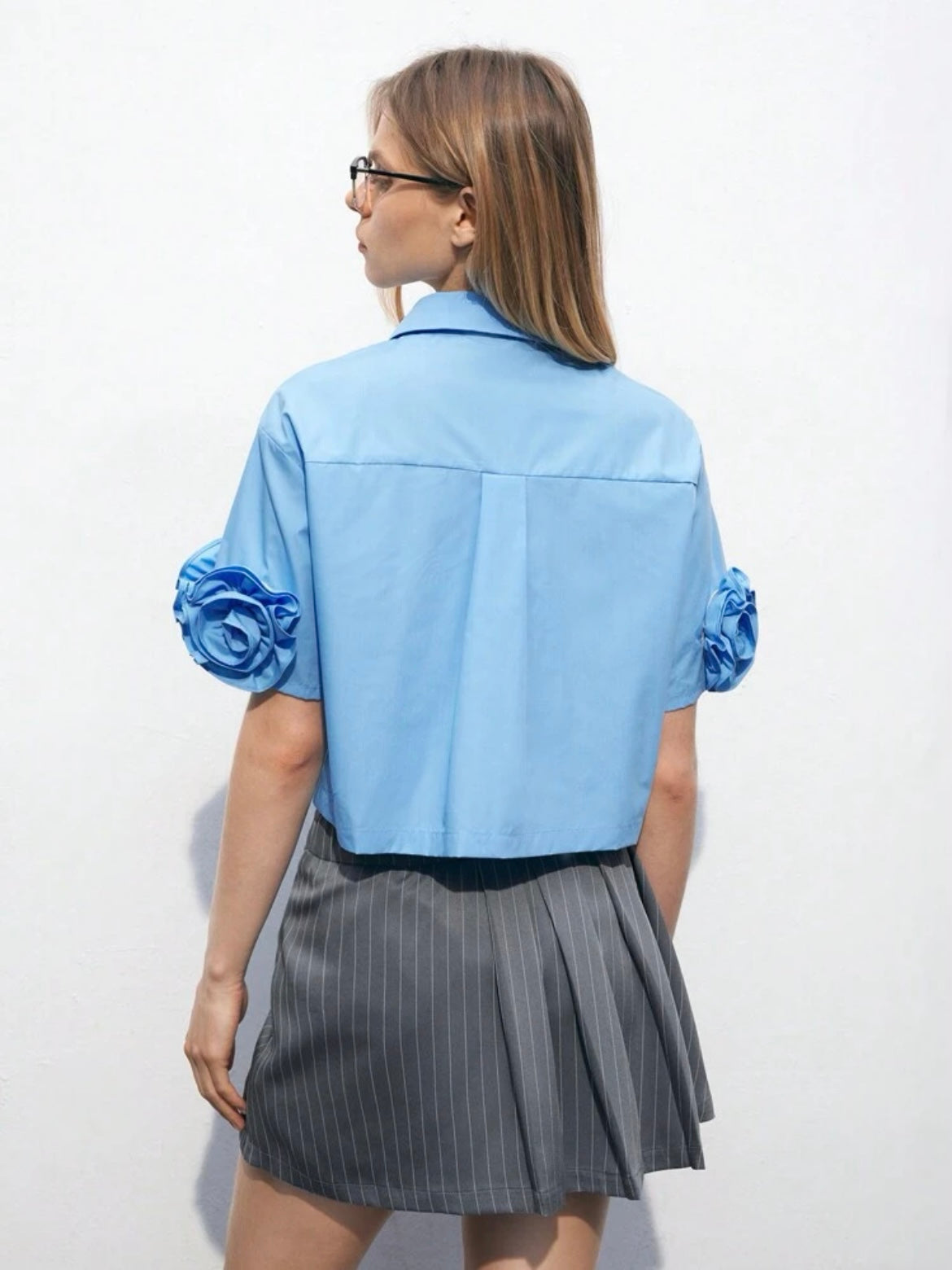 CM-TS467431 Women Casual Seoul Style Collar Neckline Floral Decor Short Sleeve Shirt - Baby Blue