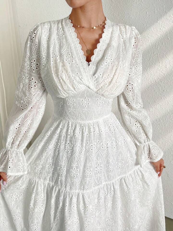 CM-DS832090 Women Trendy Bohemian Style Solid Color V-Neck Hollow Out Embroidery Long Sleeve Dress