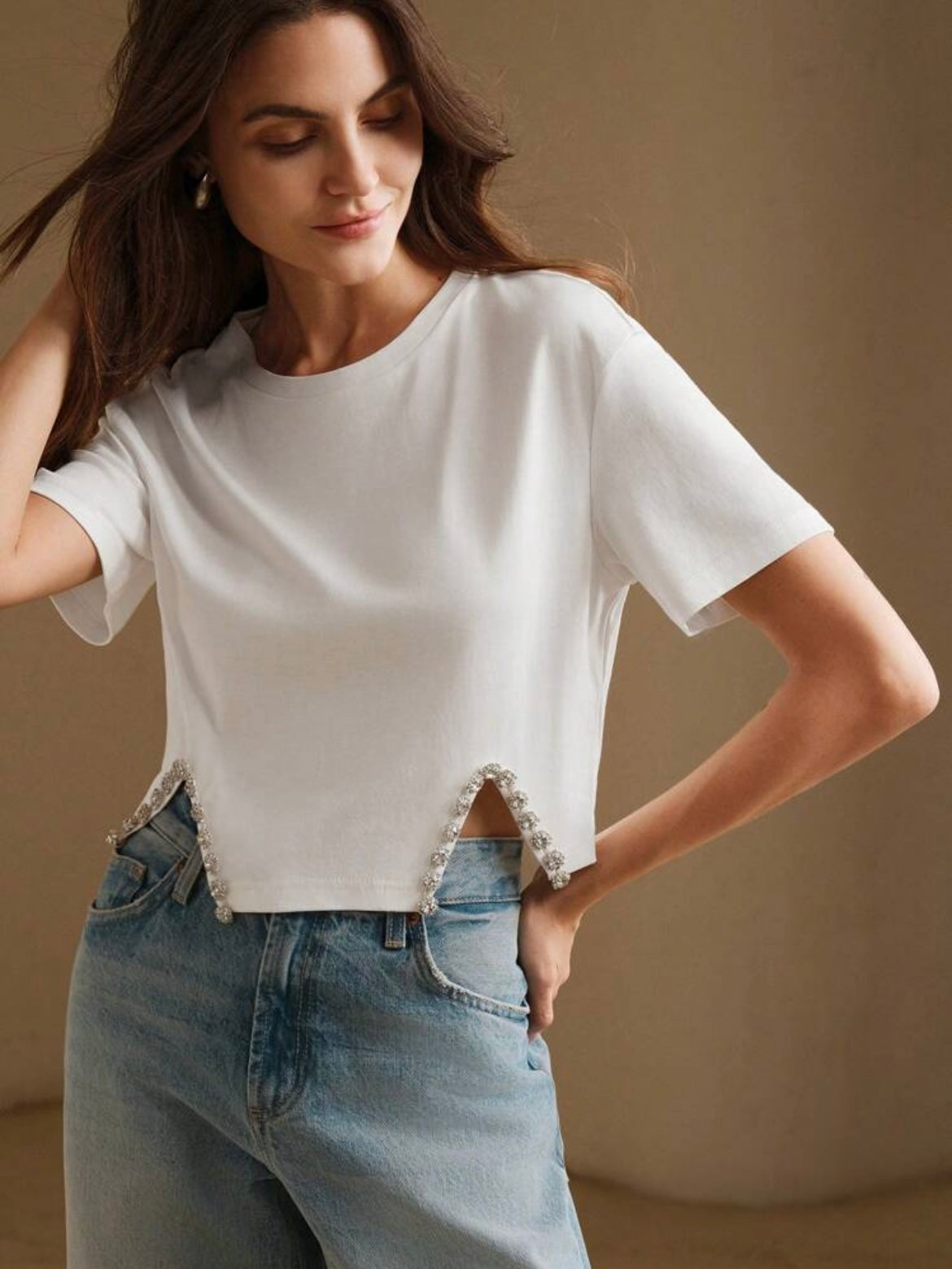CM-TS970357 Women Elegant Seoul Style Round Neck Short Sleeve Diamond Decoration T-Shirt - White
