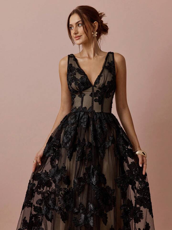 CM-DS959969 Women Elegant Seoul Style Exquisite Floral Embroidered Applique Mesh V-Neck Sleeveless Long Dress
