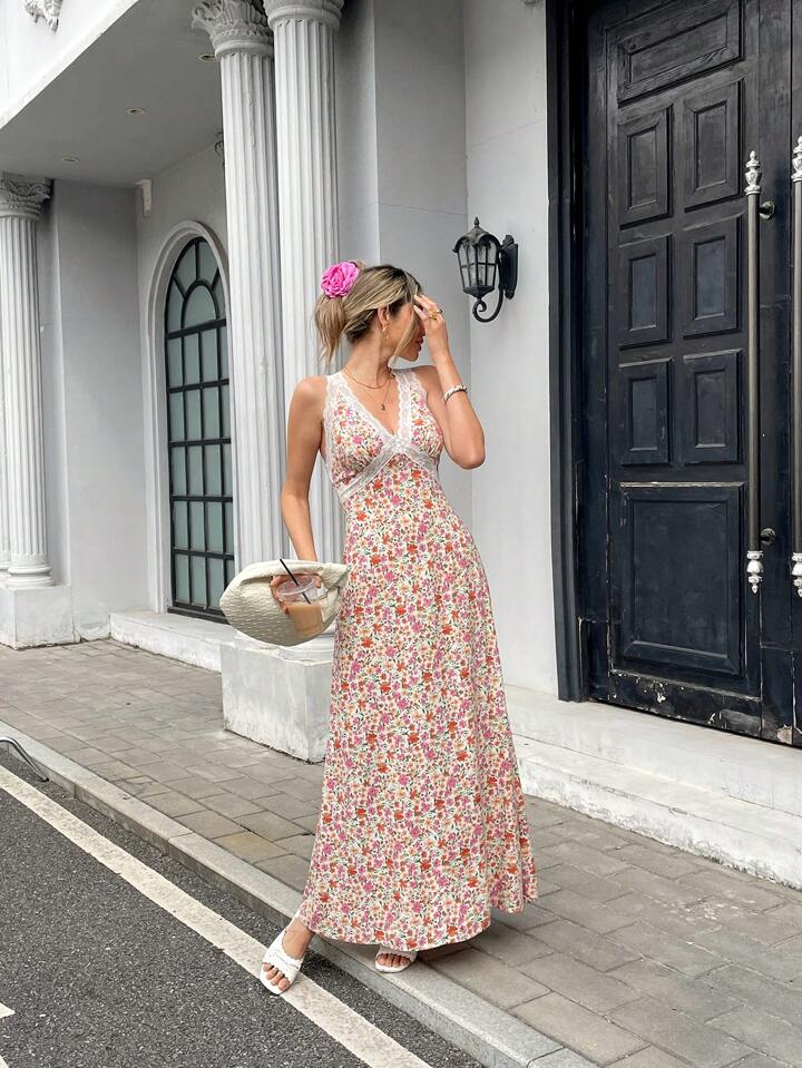 CM-DS251553 Women Casual Seoul Style Lace Panel Floral Print V-Neck Sleeveless Dress