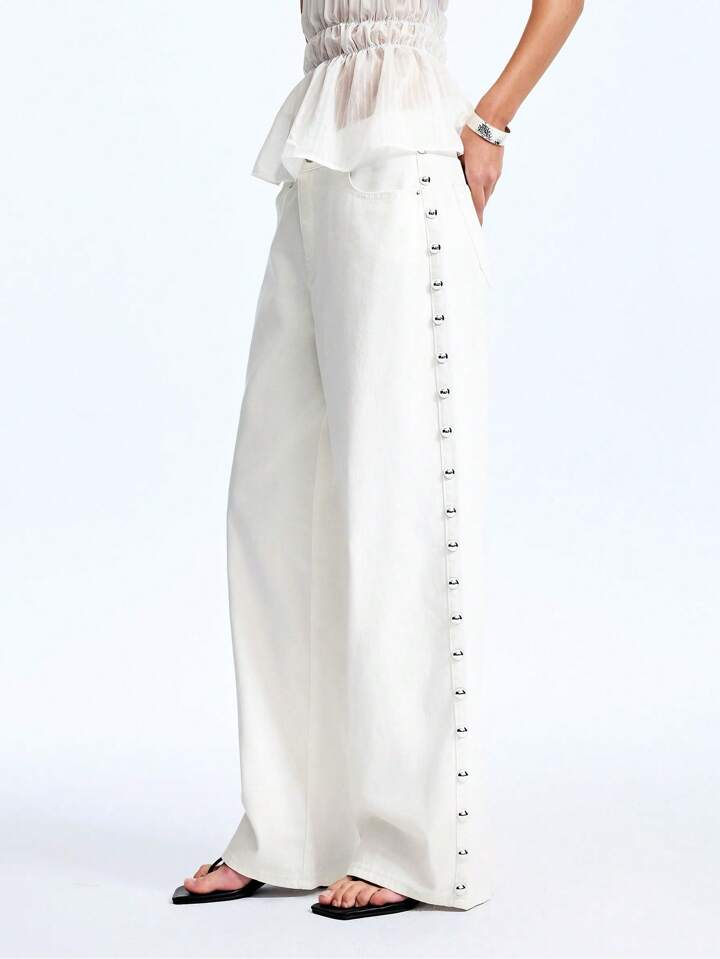 CM-BS362611 Women Casual Seoul Style Low Waist Metal Decoration Denim Trousers - White